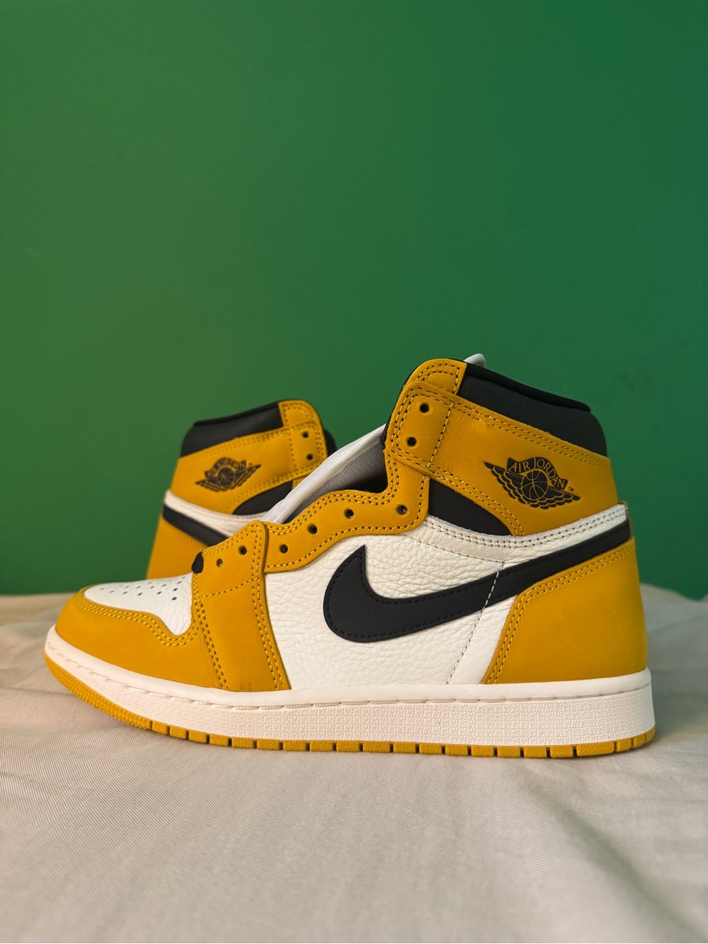 Jordan 1 high yellow ochre size 8